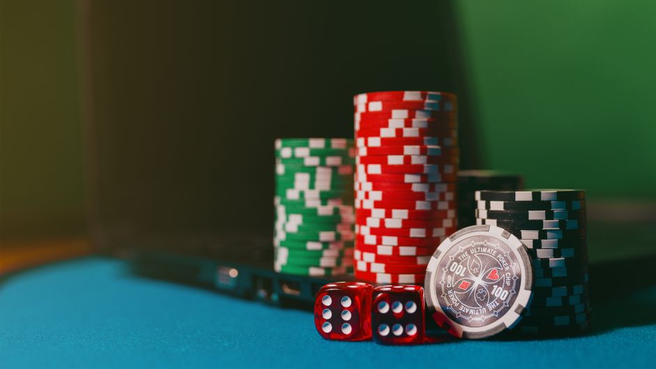 Fake online casinos target Indigenous Australians as losses hit $1.6 million